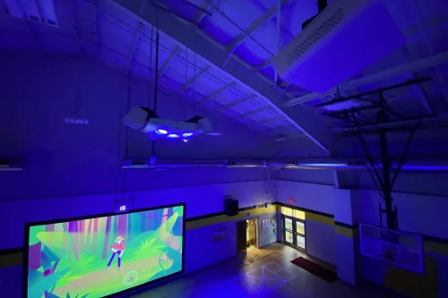 Dispozitiv interactiv de sală LÜ cu două ecrane (6200 lumeni)